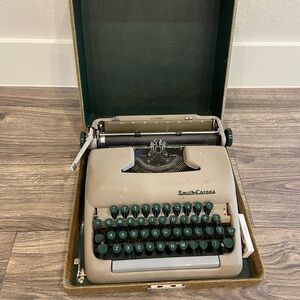 Smith corona vintage typewriter